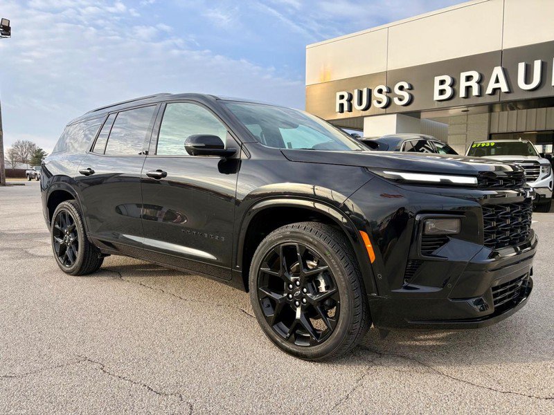 Used 2024 Chevrolet Traverse RS w/ LPO, Floor Liner Package AWD/4WD image 2