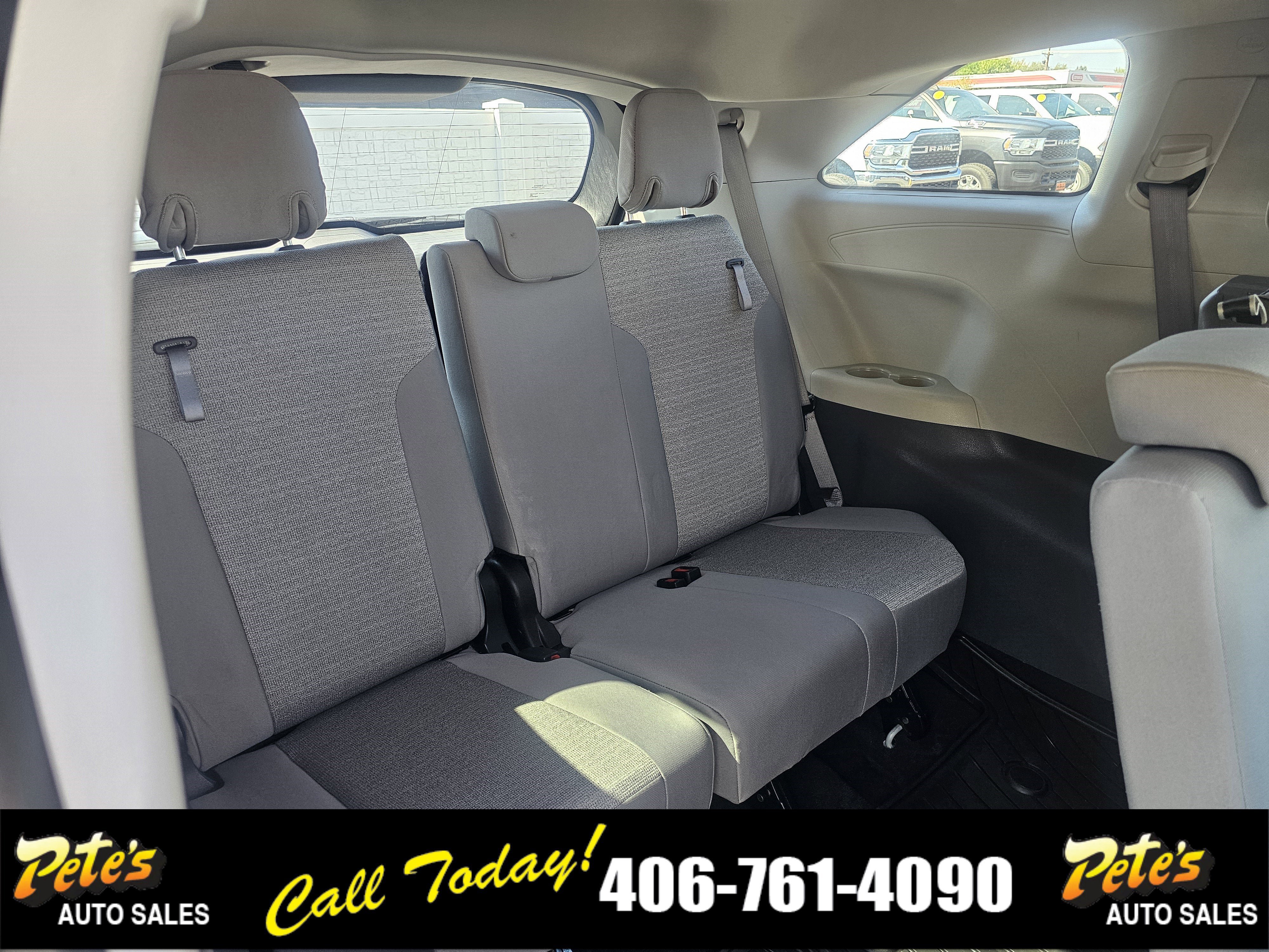 Used 2023 Toyota Sienna LE AWD/4WD image 15