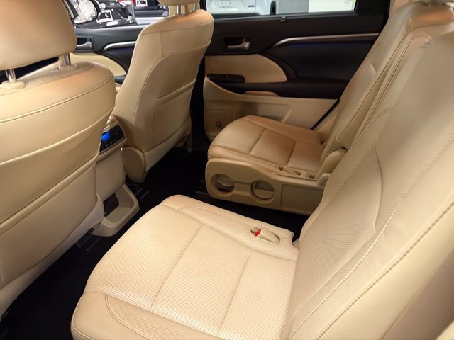 Used 2015 Toyota Highlander Limited AWD/4WD image 15