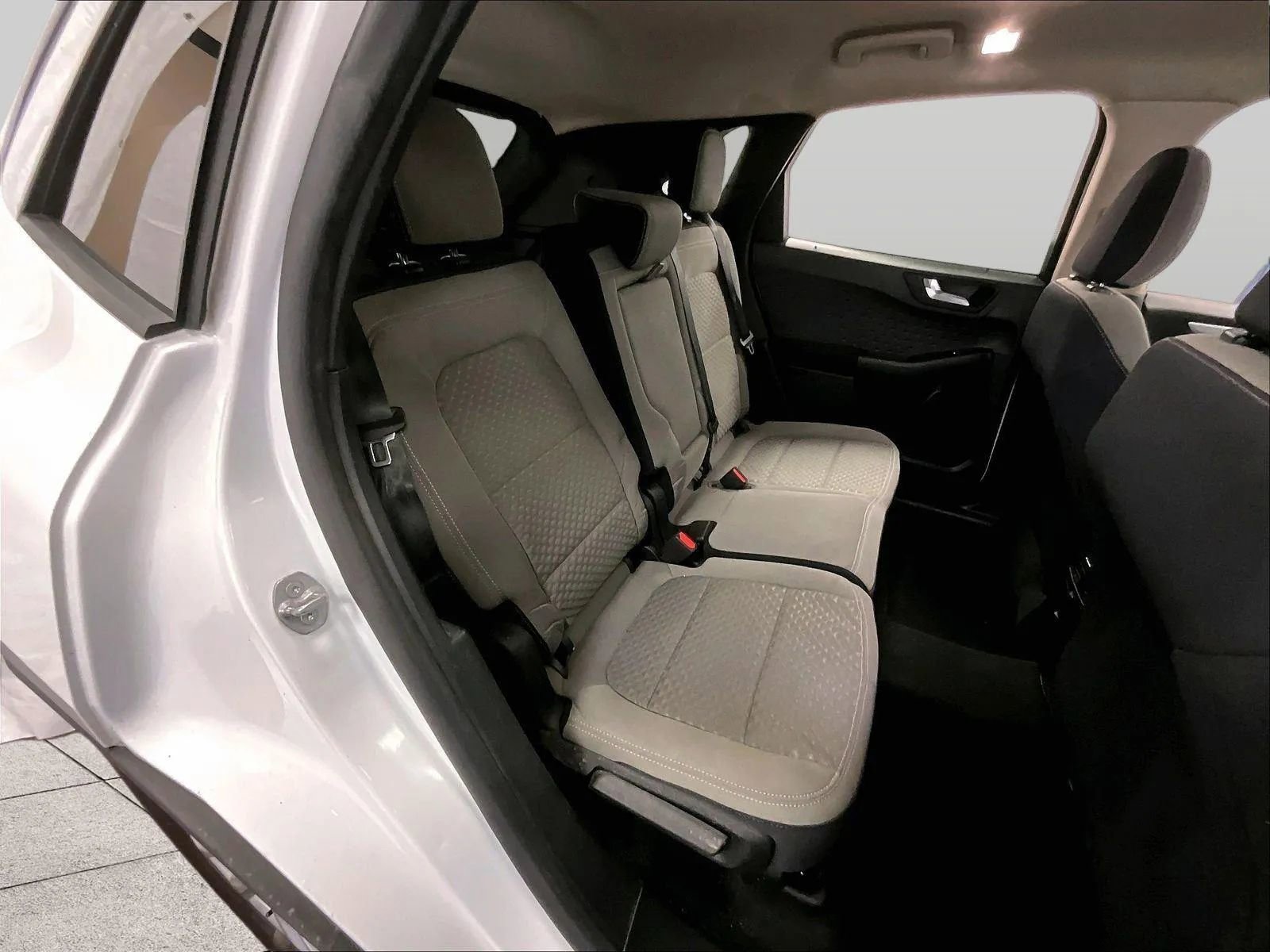 Used 2020 Ford Escape SE image 27