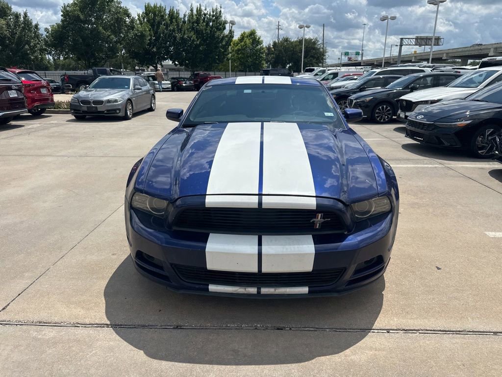 Used 2013 Ford Mustang Coupe RWD image 2