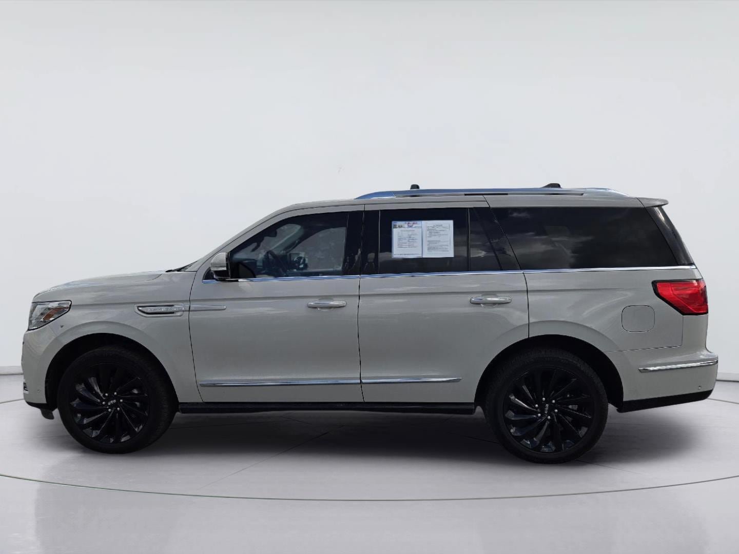 Used 2021 Lincoln Navigator Reserve AWD/4WD image 5
