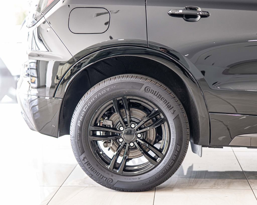 Used 2025 Cadillac XT4 Sport image 12