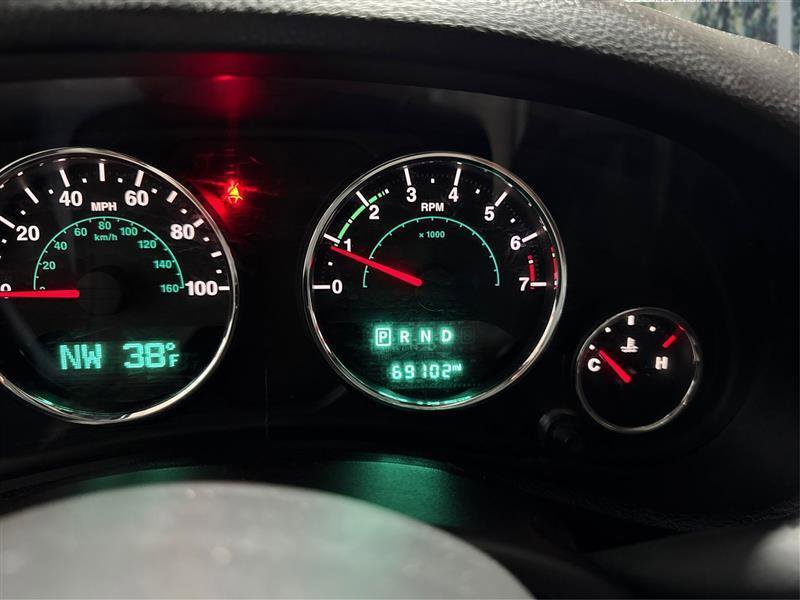 Used 2015 Jeep Wrangler Rubicon w/ Power Convenience Group image 14