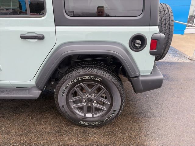 Used 2024 Jeep Wrangler Sport S image 5