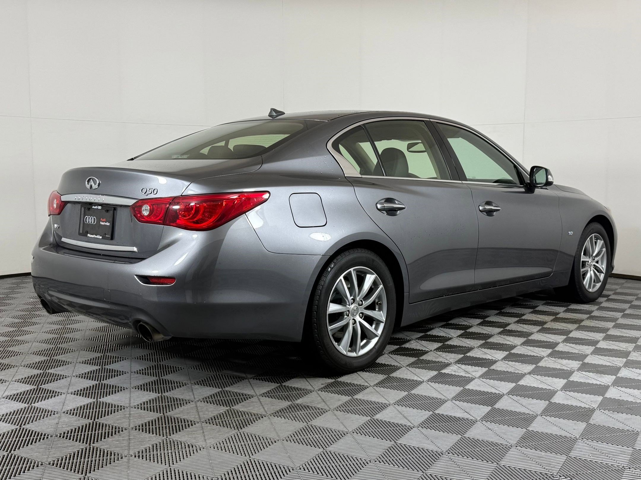 Used 2015 INFINITI Q50 Premium w/ Navigation Package image 9