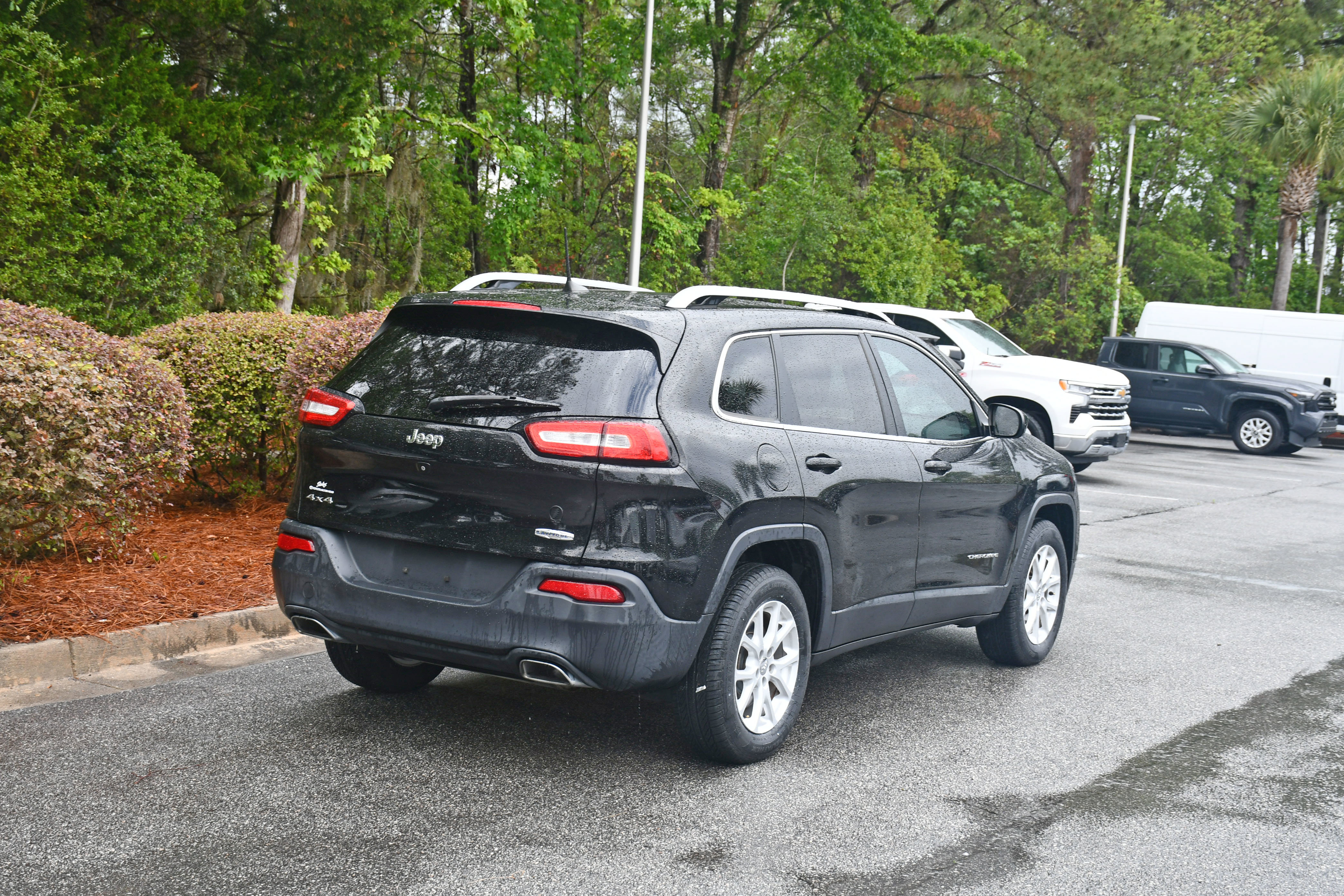 Used 2018 Jeep Cherokee Latitude AWD/4WD image 4