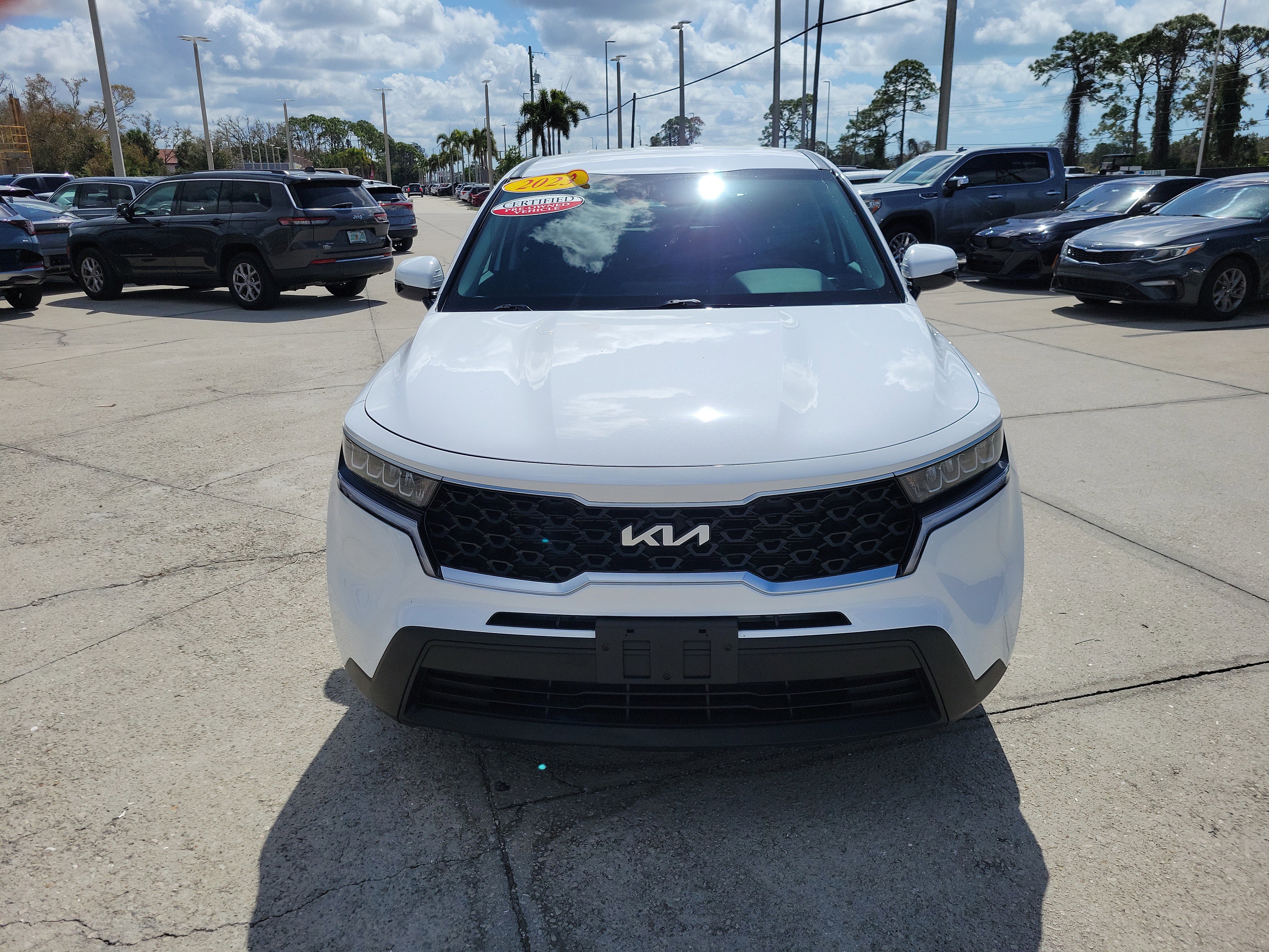Certified 2023 Kia Sorento LX image 2