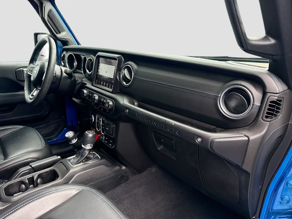 Used 2023 Jeep Wrangler Unlimited Rubicon 4xe w/ Cold Weather Group AWD/4WD image 34