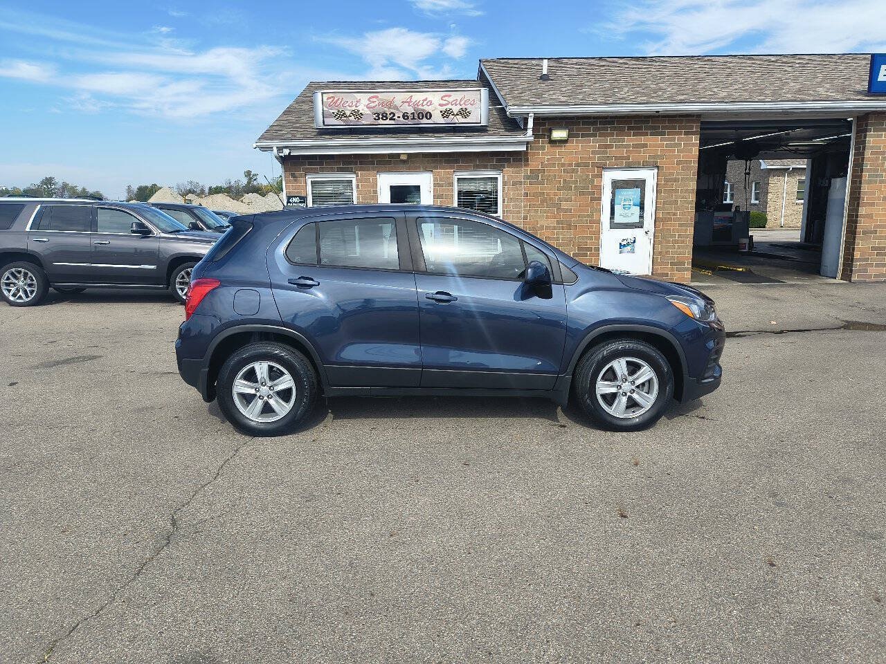 Used 2019 Chevrolet Trax LS FWD image 2