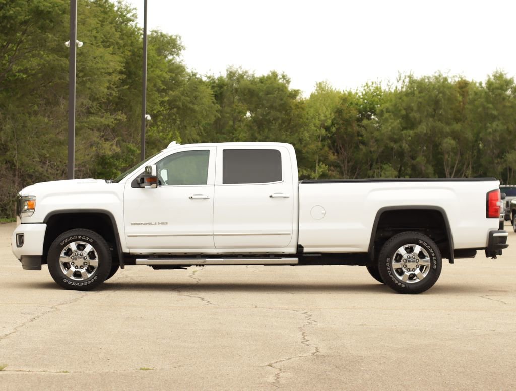Used 2019 GMC Sierra 3500 Denali w/ Duramax Plus Package AWD/4WD image 4
