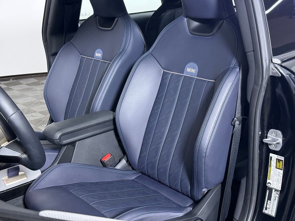 Certified 2025 MINI Cooper 2-Door Hardtop FWD image 21