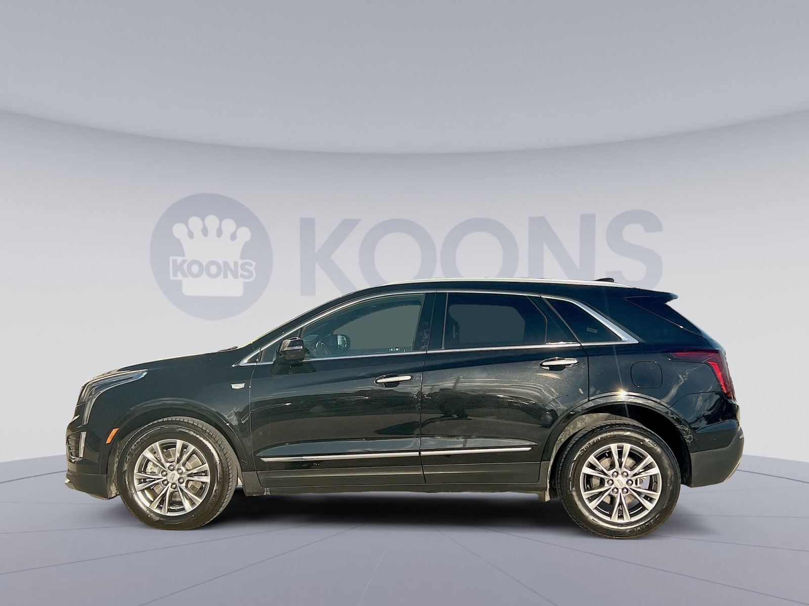 Used 2023 Cadillac XT5 Premium Luxury image 2