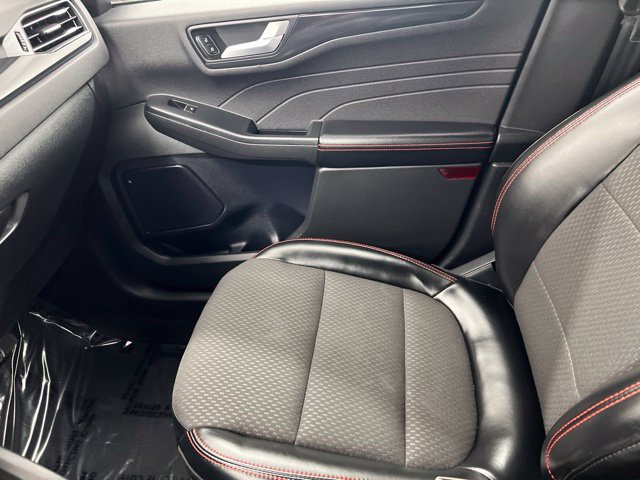 Used 2024 Ford Escape ST-Line w/ Tech Pack #1 AWD/4WD image 16