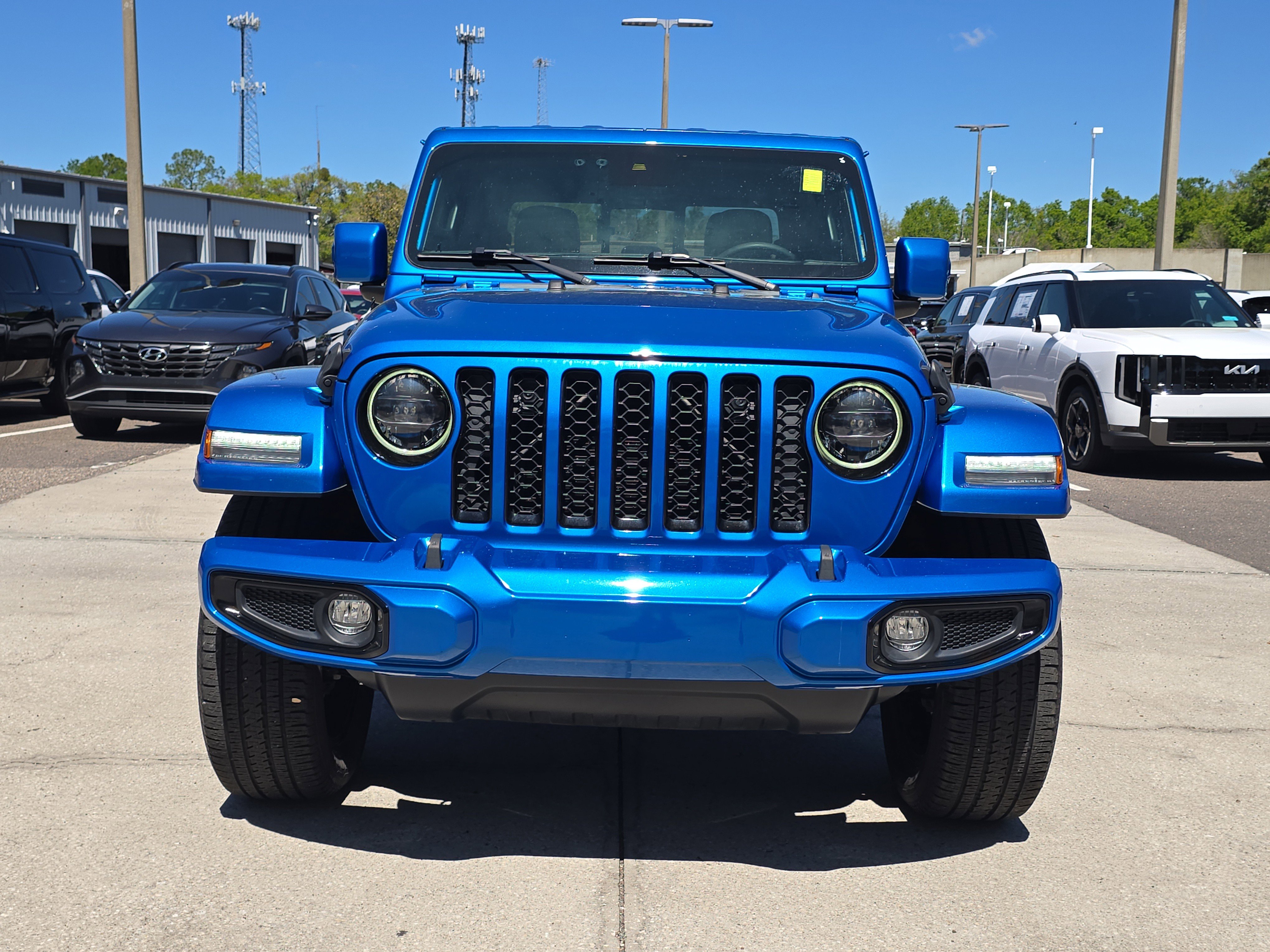 Used 2023 Jeep Gladiator Overland image 3