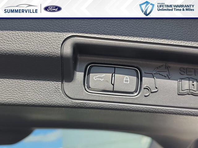 New 2026 Ford Explorer Active RWD image 15