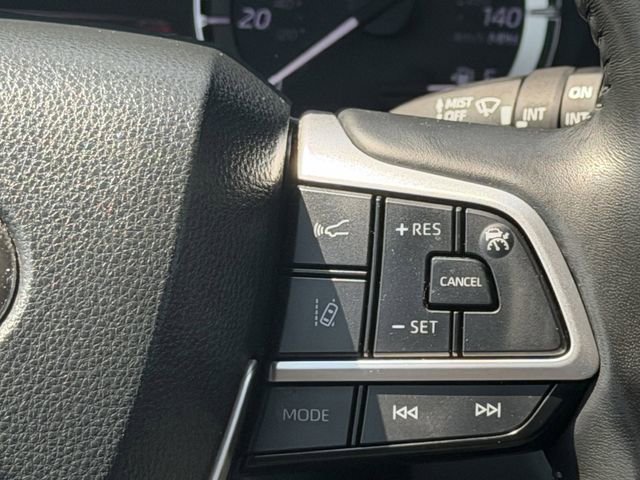 Certified 2024 Toyota Highlander LE FWD image 12