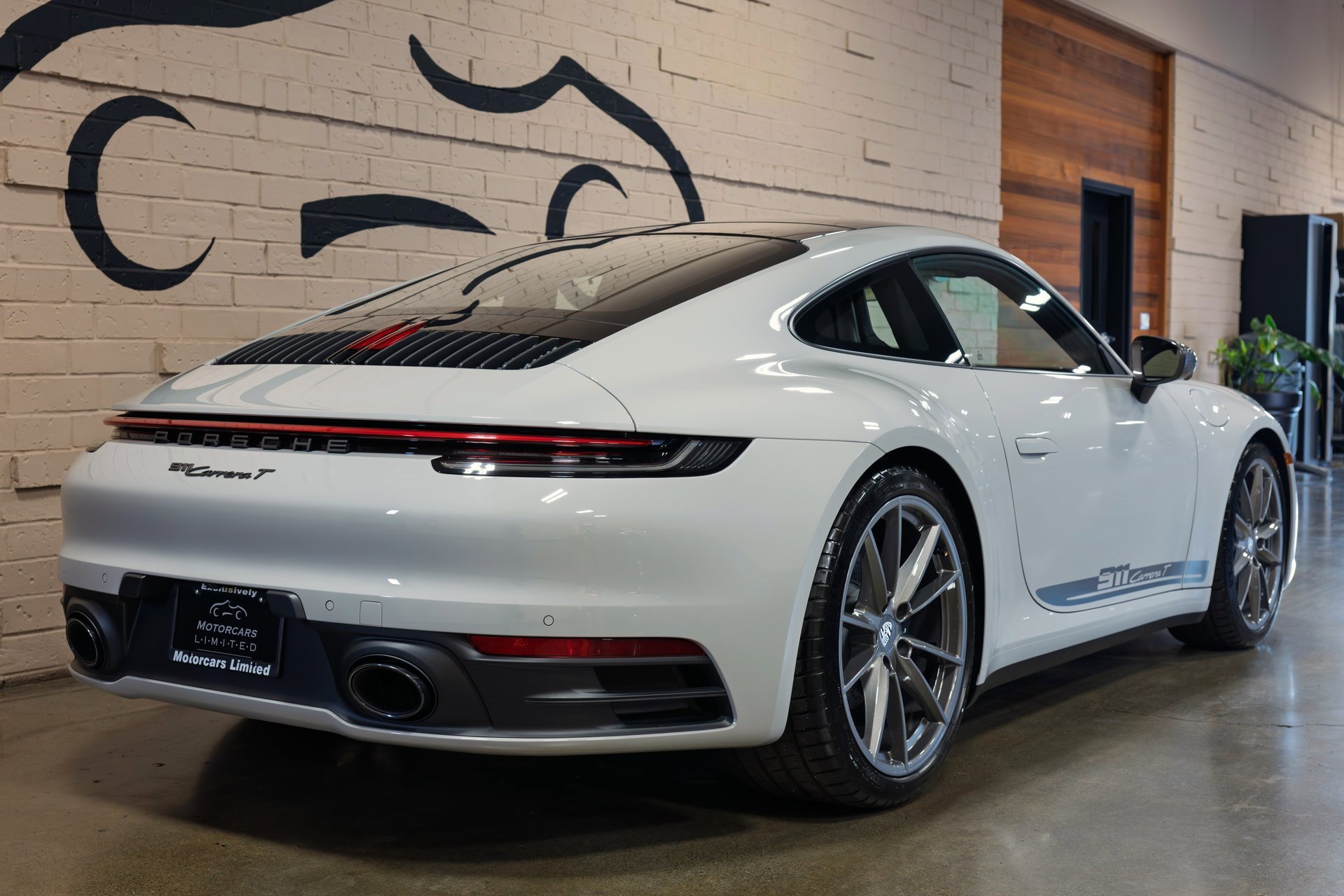 Used 2024 Porsche 911 Carrera T image 6