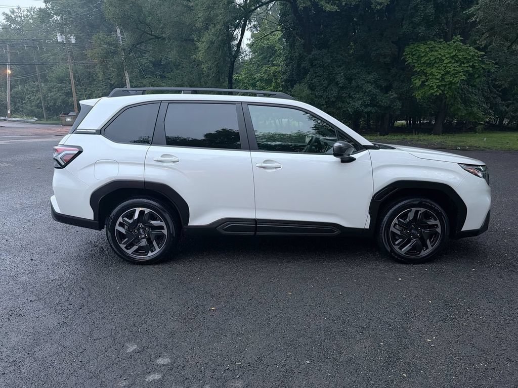 Used 2025 Subaru Forester Limited AWD/4WD image 9