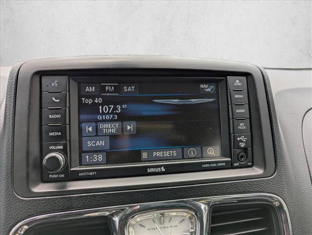 Used 2015 Chrysler Town & Country Touring-L w/ Driver Convenience Group FWD image 17