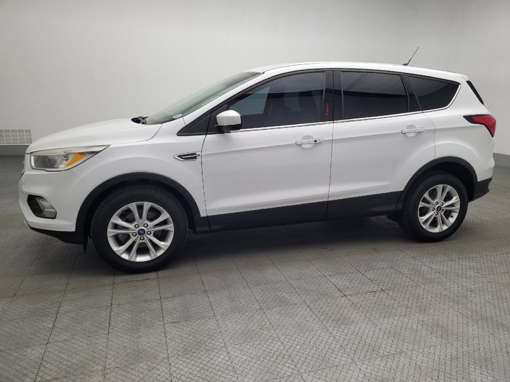 Used 2019 Ford Escape SE FWD image 2