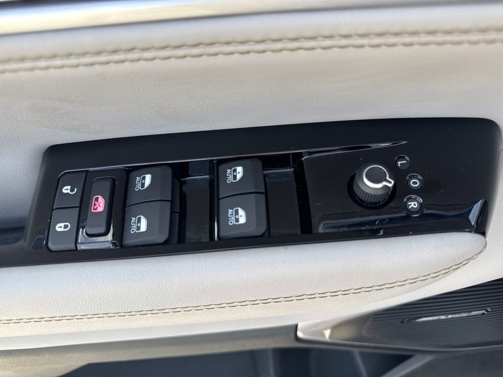 Used 2024 Jeep Wagoneer Series II w/ Flexible Seating Group image 25