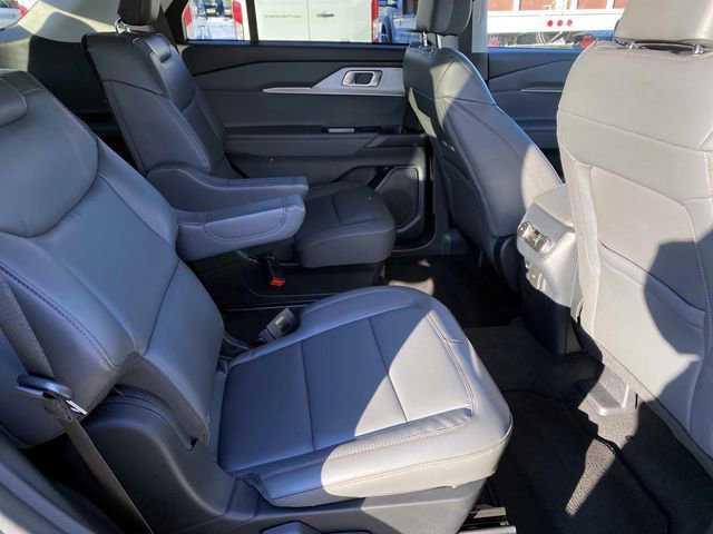 Used 2025 Ford Explorer Active w/ Active Comfort Package image 25