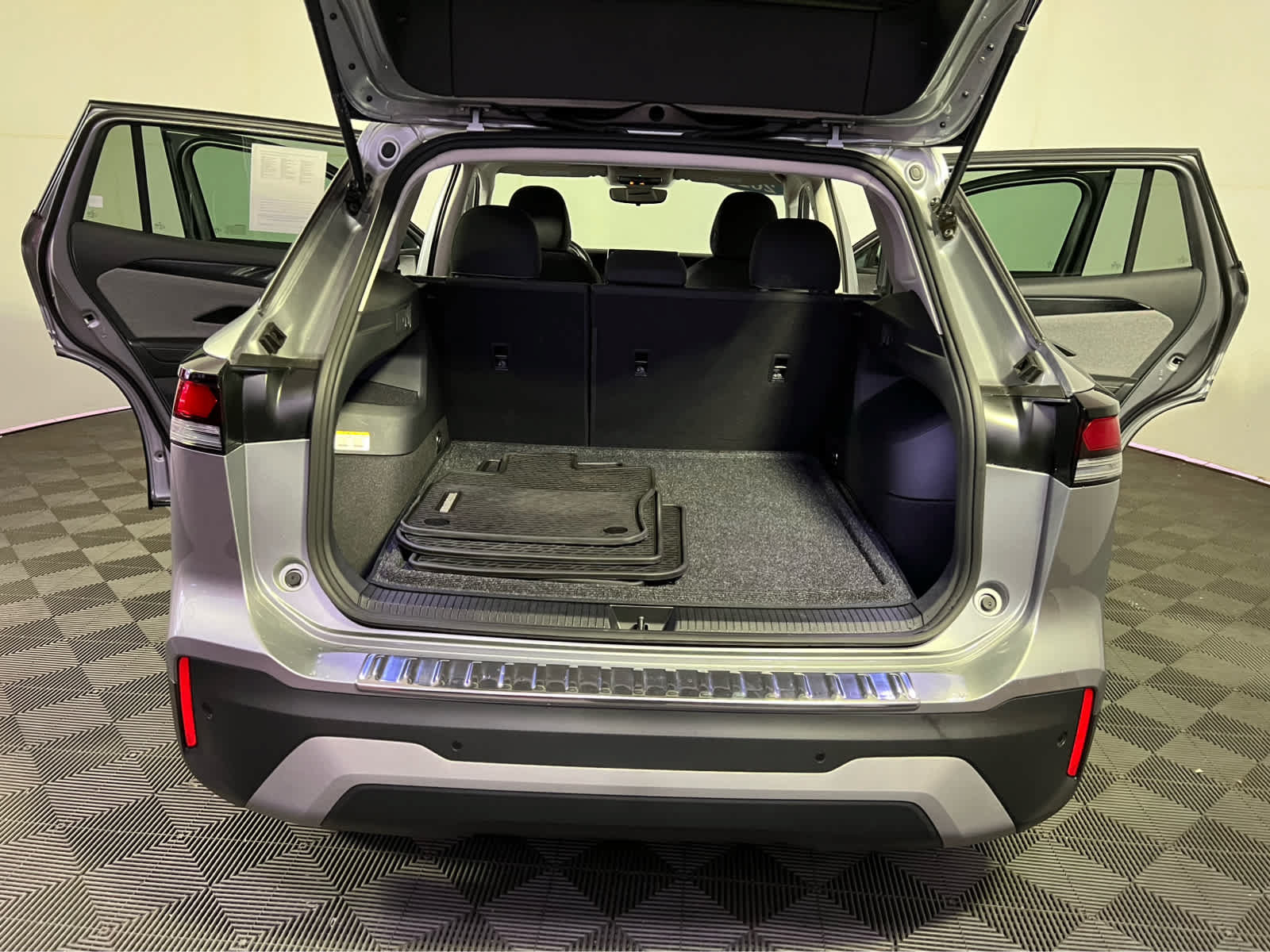 Used 2025 Volkswagen Tiguan S AWD/4WD image 25