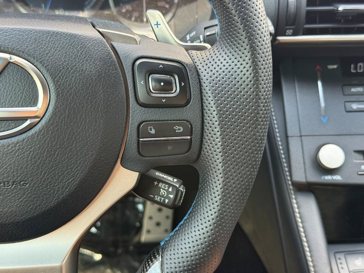 Used 2015 Lexus RC F w/ Premium Package RWD image 27