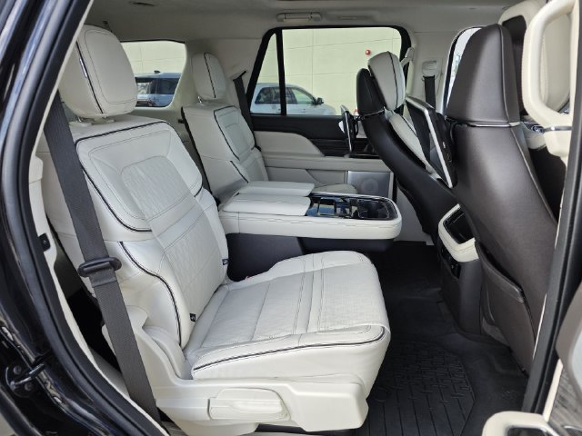 Used 2023 Lincoln Navigator Black Label AWD/4WD image 35