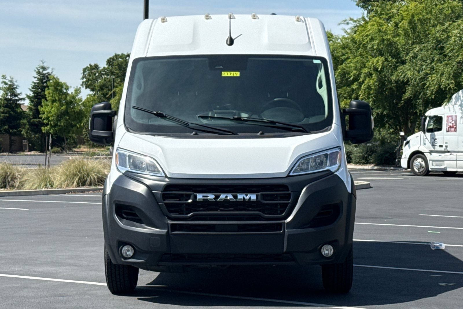 Used 2024 RAM ProMaster 2500 w/ Convenience Group FWD image 6
