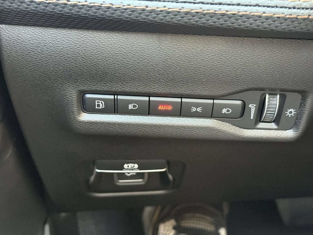 New 2026 Jeep Cherokee Overland w/ Advanced Pro Tech Group AWD/4WD image 27