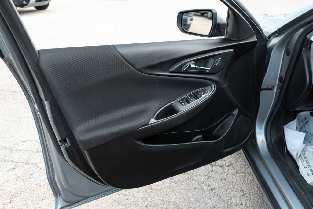 Used 2024 Chevrolet Malibu LT FWD image 11