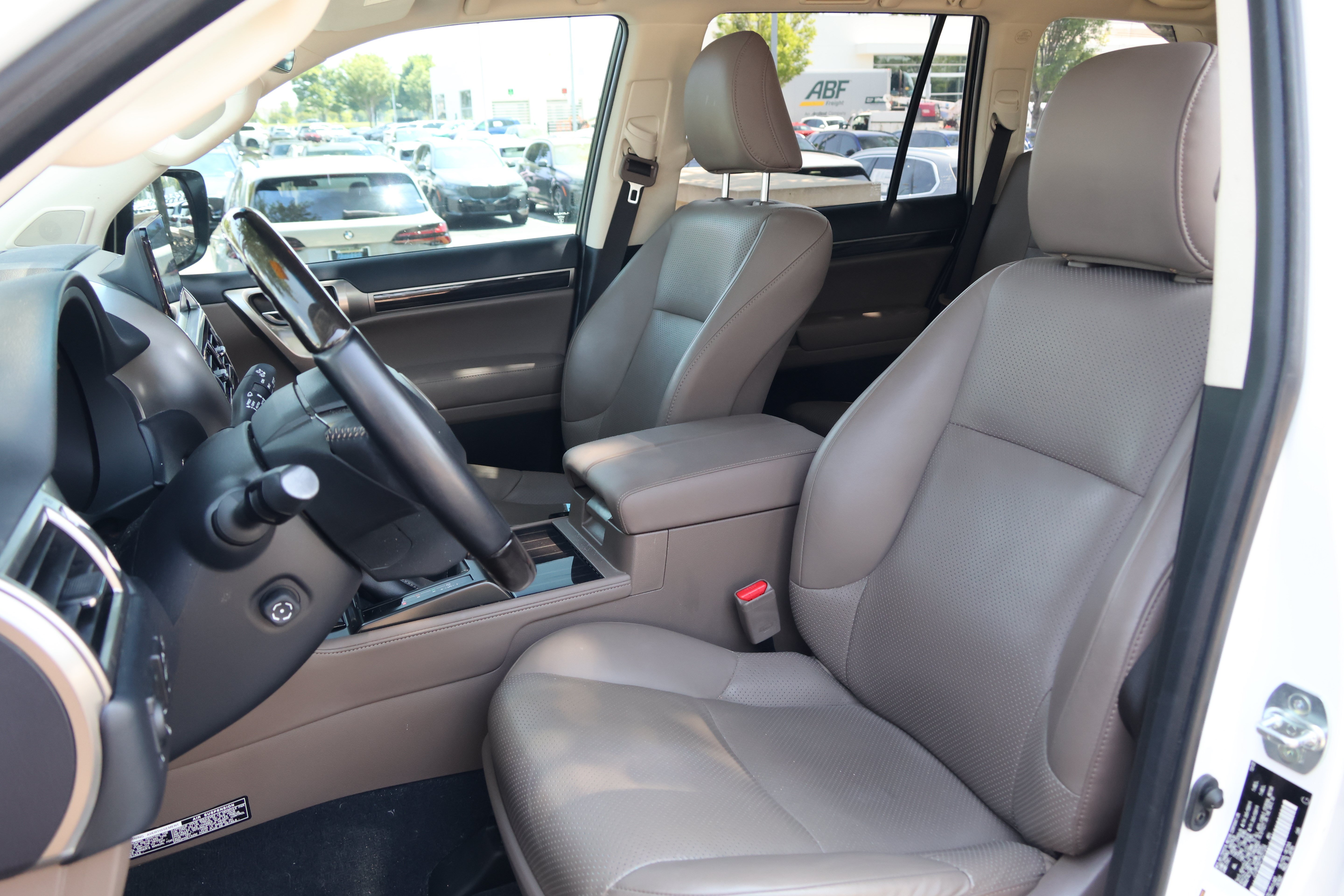 Certified 2023 Lexus GX 460 Luxury w/ Sport Design Package AWD/4WD image 34