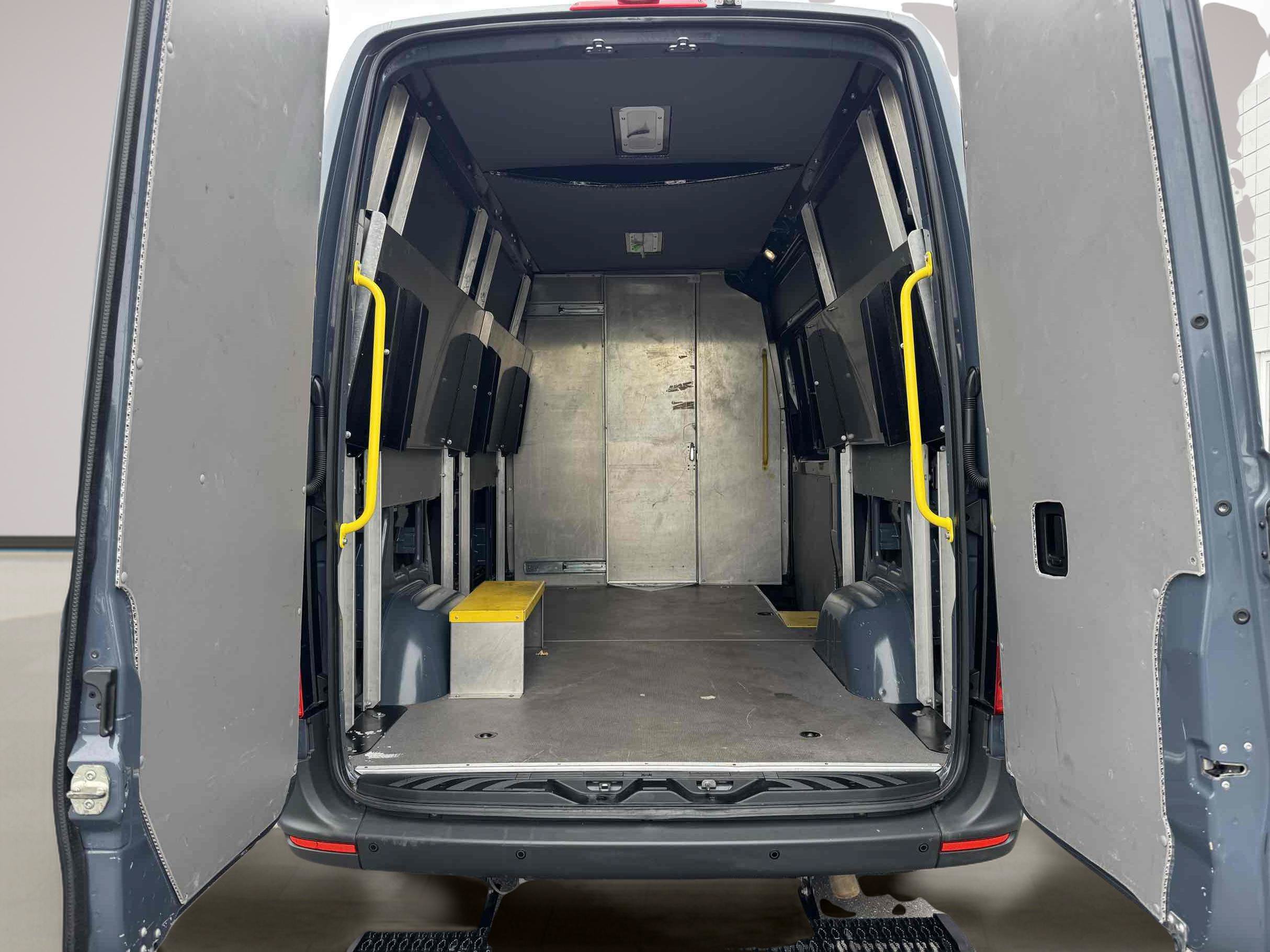 Used 2019 Mercedes-Benz Sprinter 144 image 11