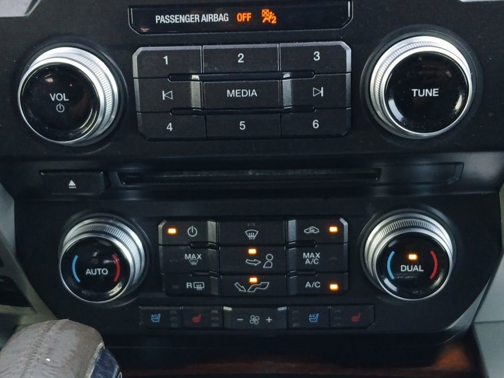 Used 2017 Ford F150 King Ranch w/ Equipment Group 601A Luxury RWD image 4