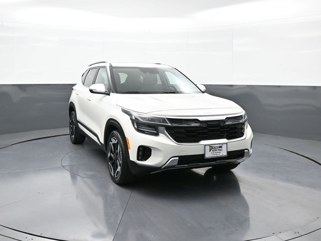 Certified 2025 Kia Seltos SX w/ SX Sunroof Package image 3