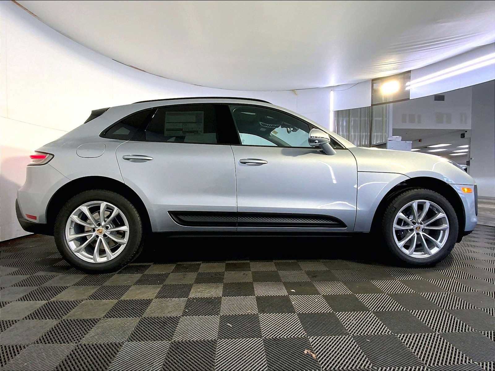 New 2026 Porsche Macan AWD/4WD image 8