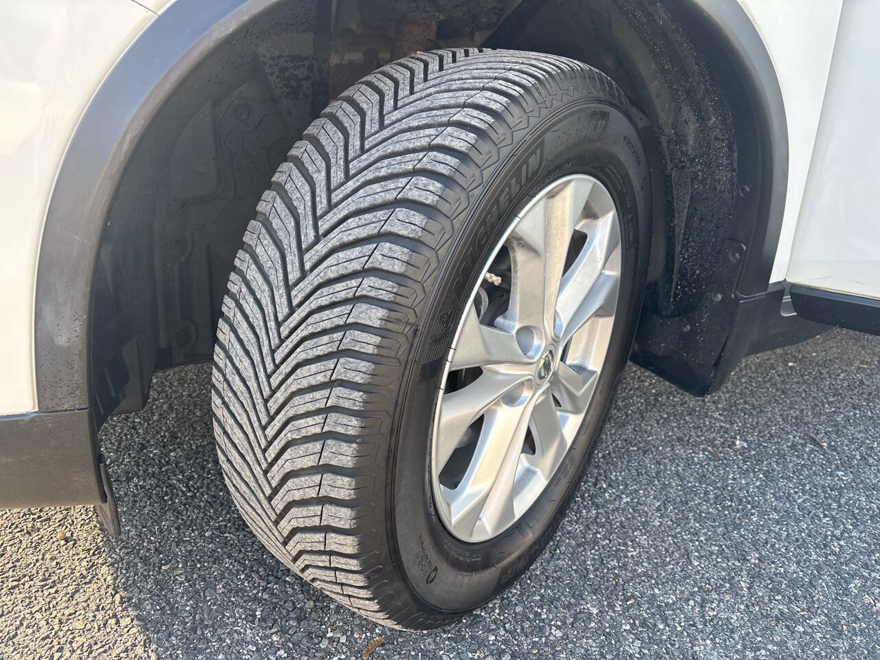 Used 2015 Nissan Rogue SV w/ SV Moonroof Package image 41