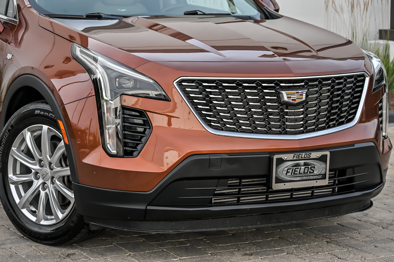 Used 2019 Cadillac XT4 Luxury w/ Cold Weather Package FWD image 2