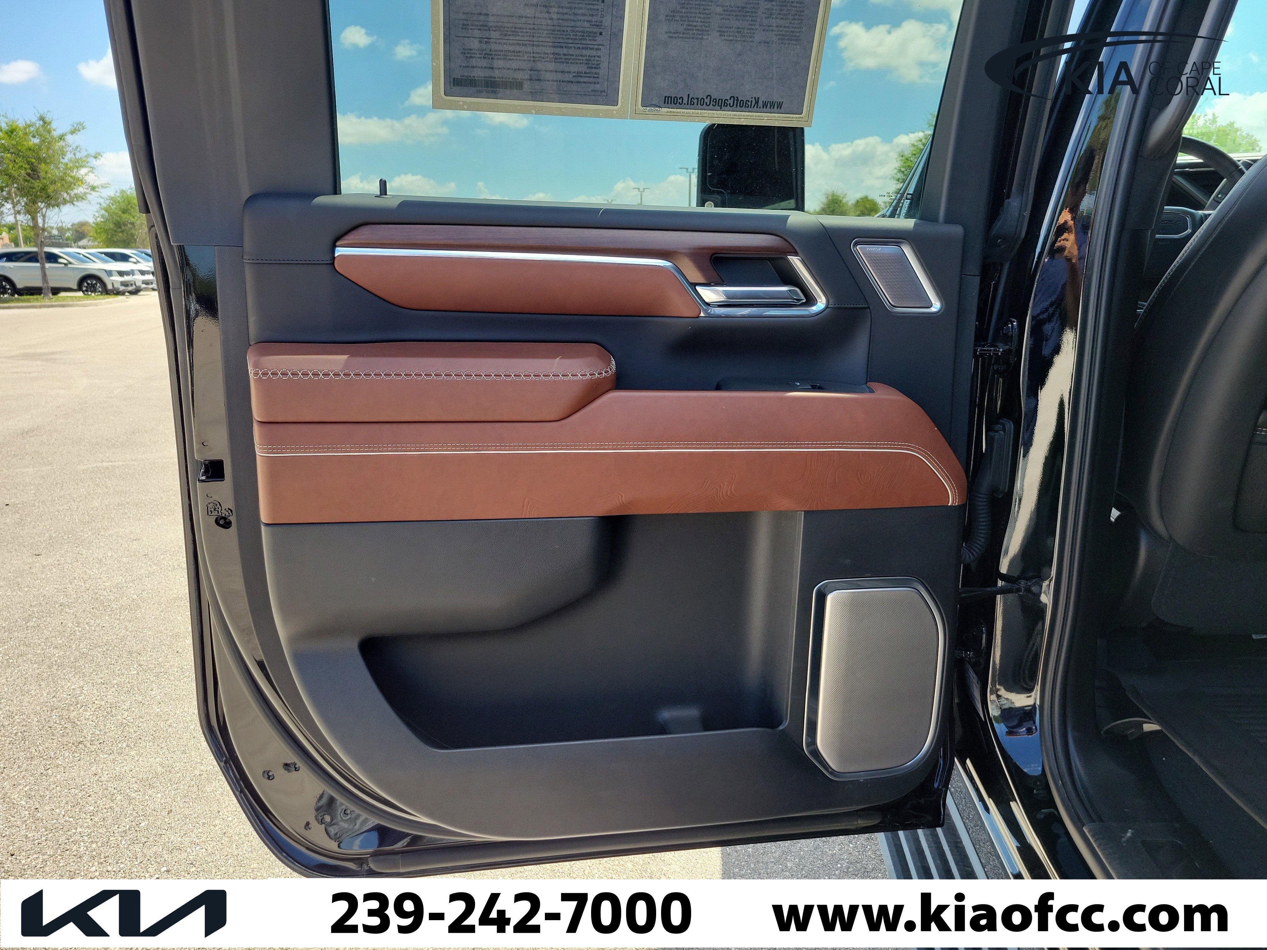 Used 2024 GMC Sierra 2500 Denali Ultimate w/ Snow Plow Prep/Camper Package AWD/4WD image 15
