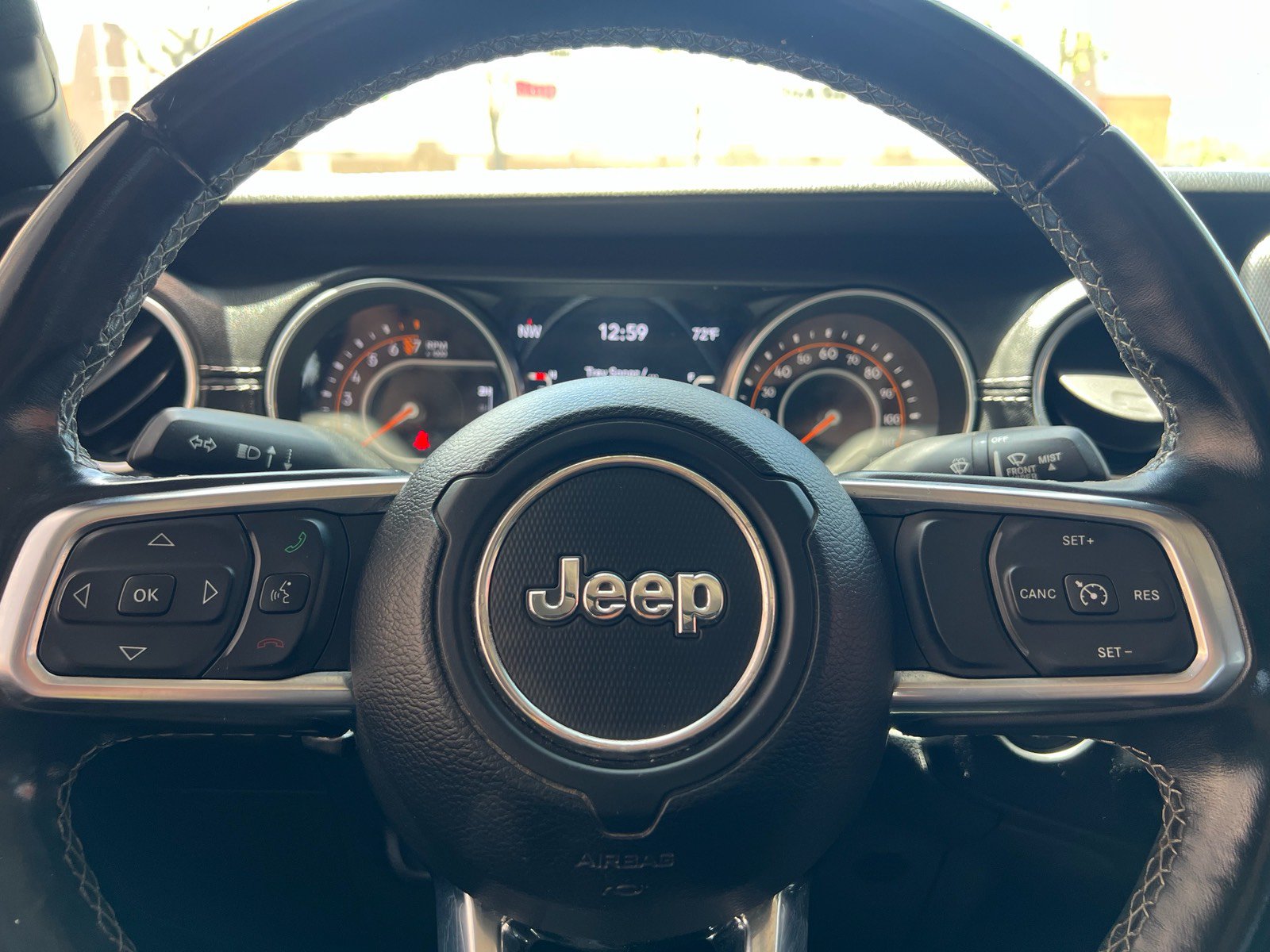 Used 2020 Jeep Gladiator Overland AWD/4WD image 19