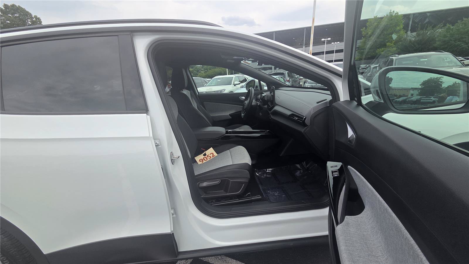 Certified 2023 Volkswagen ID.4 Pro AWD/4WD image 29