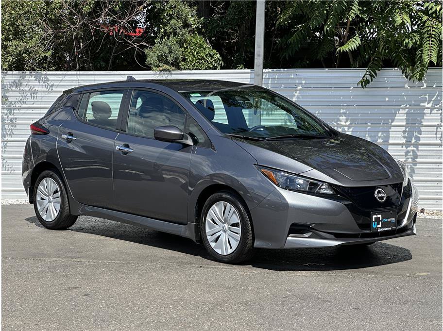 Used 2025 Nissan Leaf S FWD image 8