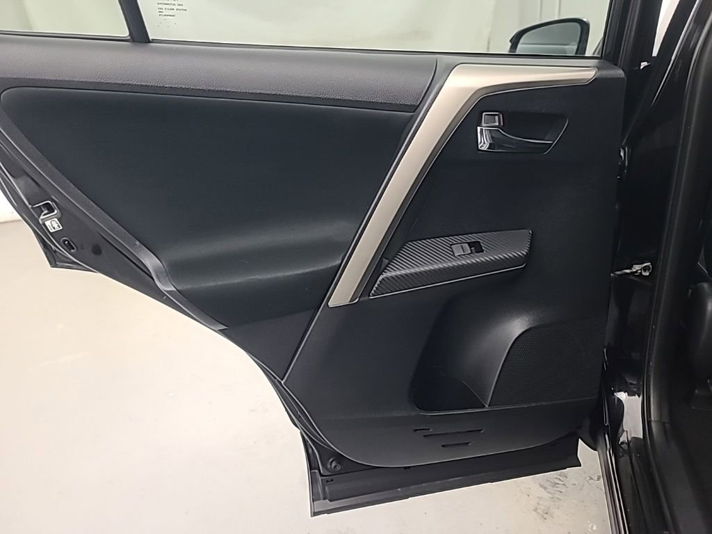 Used 2015 Toyota RAV4 XLE image 18