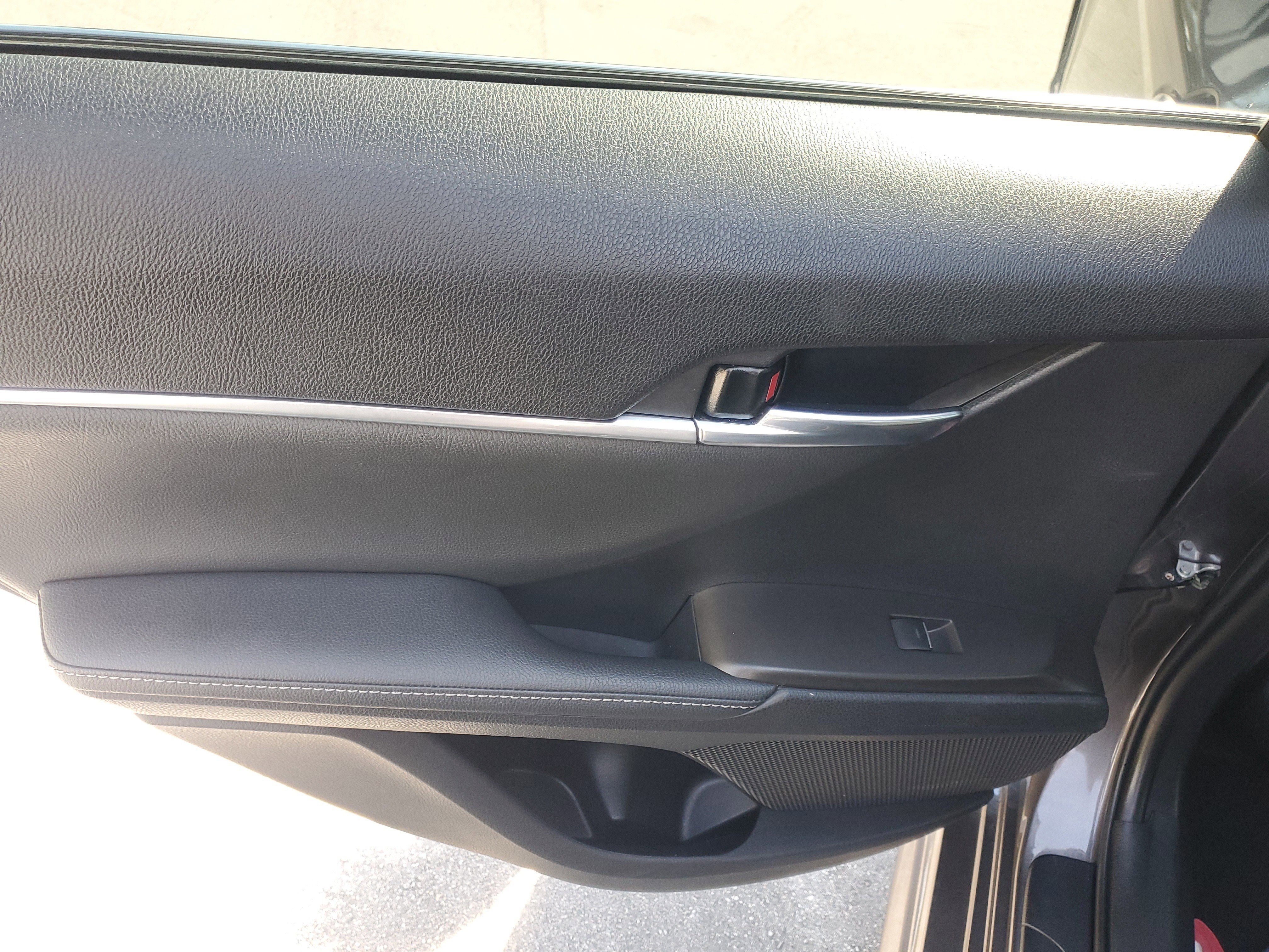 Used 2022 Toyota Camry XSE image 14