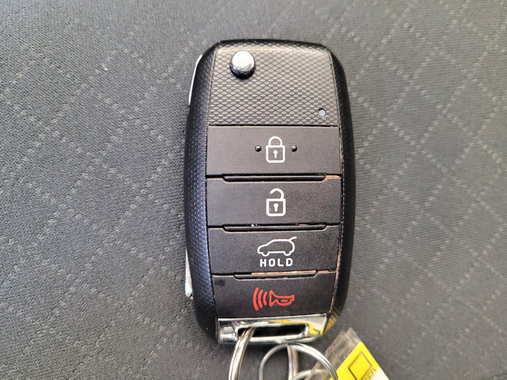 Used 2019 Kia Sorento LX image 32