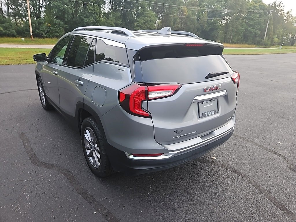 Used 2024 GMC Terrain SLT image 5