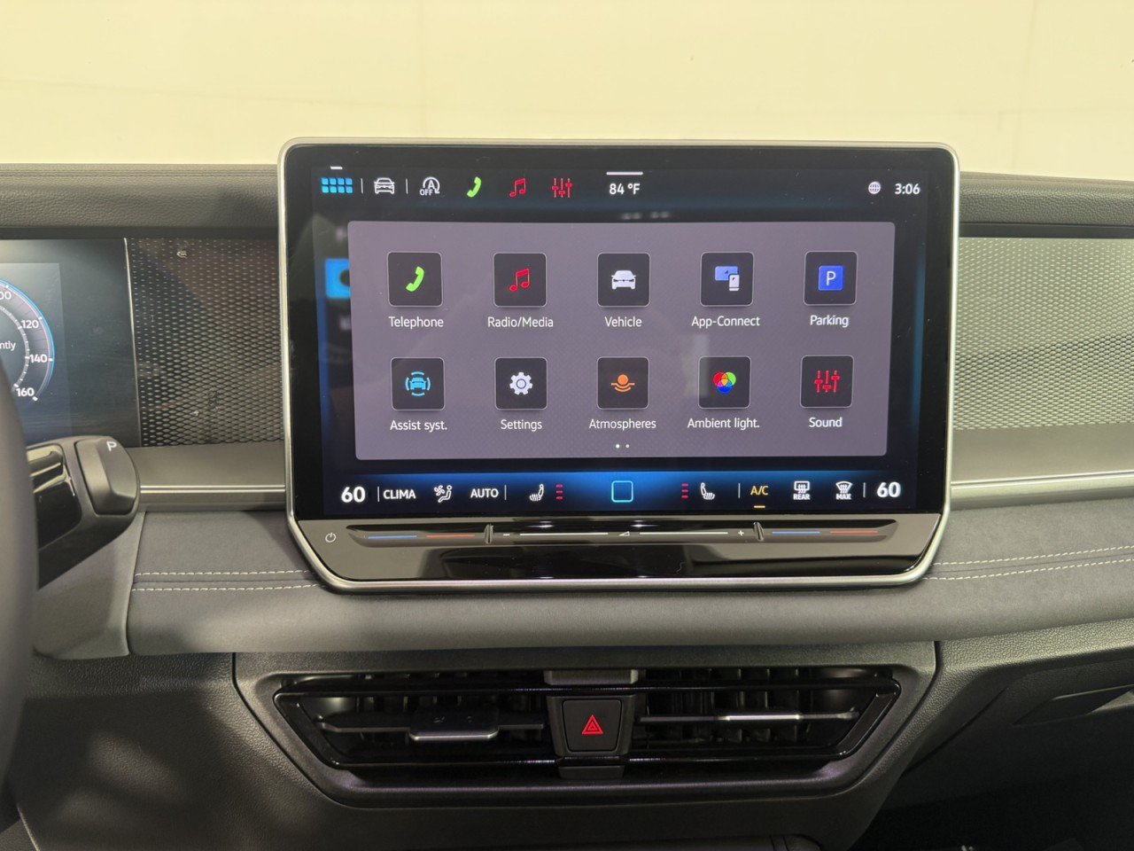 Used 2026 Volkswagen Tiguan SE FWD image 18