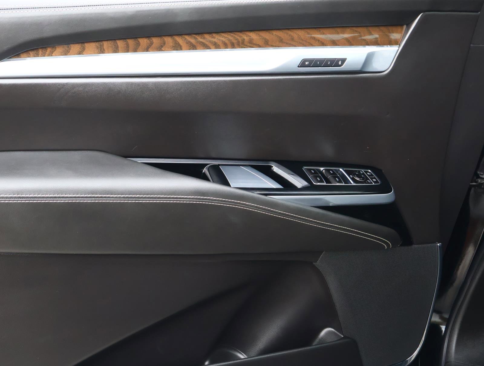 Used 2025 Cadillac Escalade Sport Platinum image 24